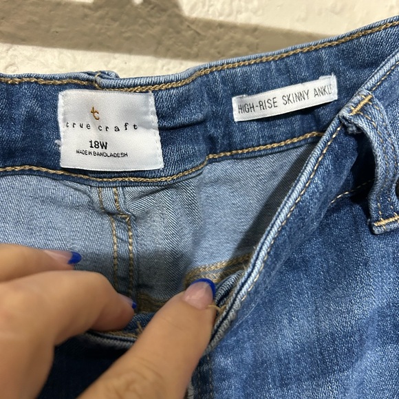 Jeans - Picture 3 of 3